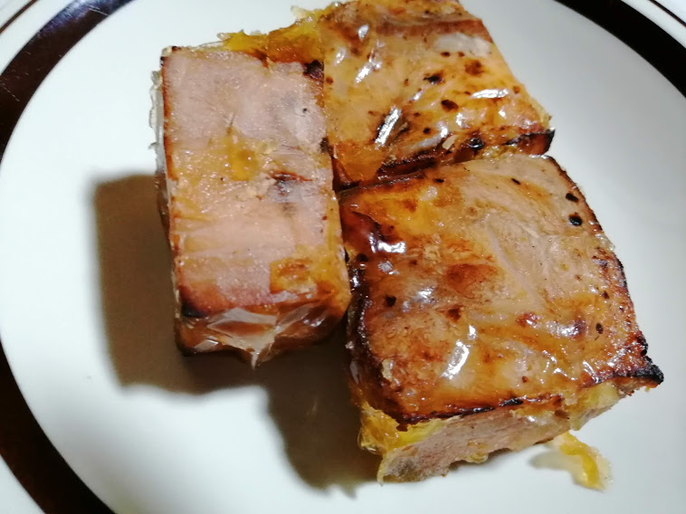 周囲には黄色い脂""